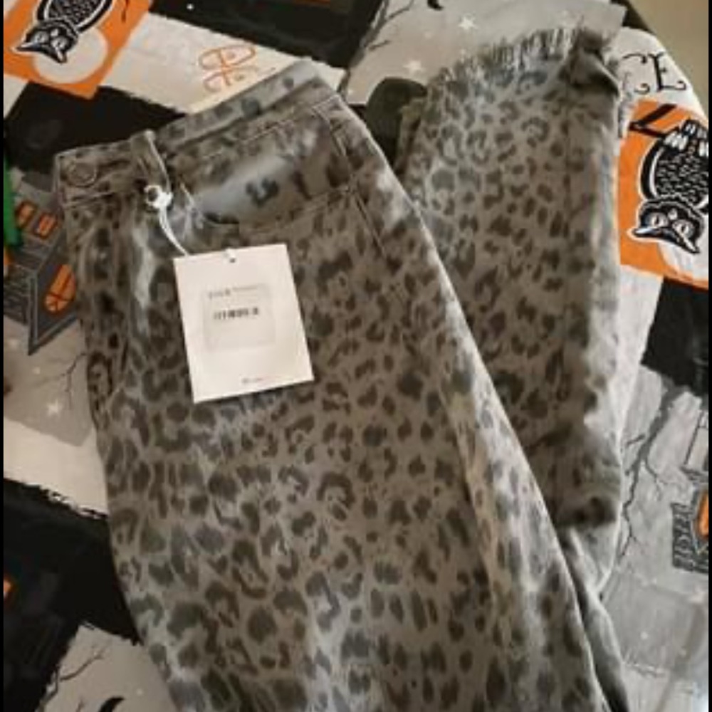 KanCan 3/25 new with tags